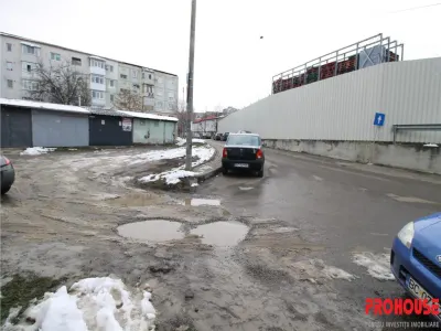 Garaj langa Cora - pe teren proprietate - Bacau