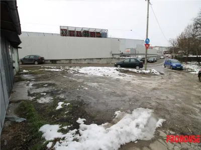 Garaj langa Cora - pe teren proprietate - foto 3