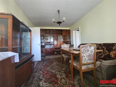 Buhusi - 3 camere  - etaj 3 - foto 3