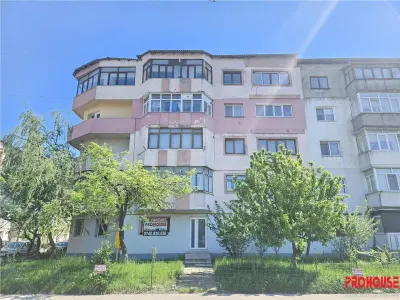 Adjud - spatiu comercial renovat complet - foto 1