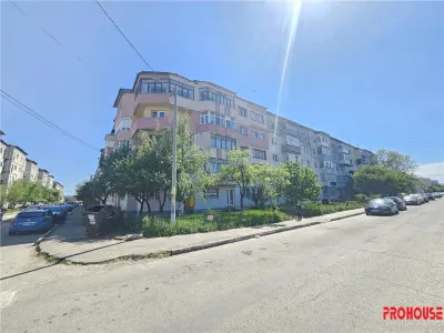 Adjud - spatiu comercial renovat complet - foto 2