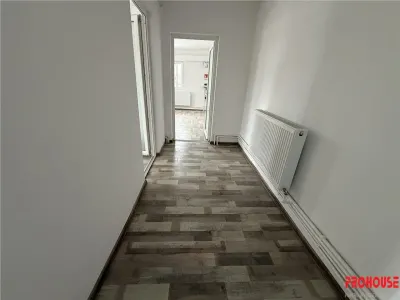 Adjud - spatiu comercial renovat complet - foto 14