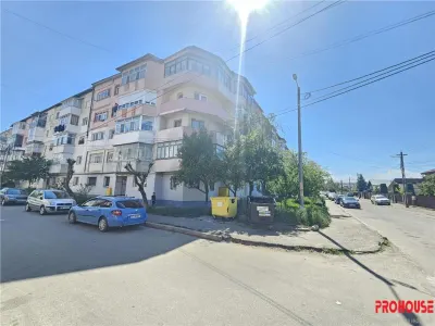 Adjud - spatiu comercial renovat complet - foto 3