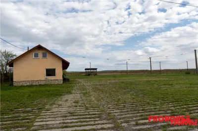 Pensiune + 4,7 Ha teren E85 Roman - Neamț - Afacere la cheie - foto 11
