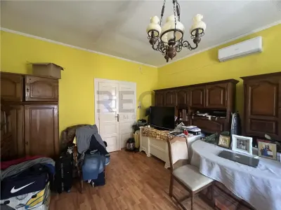 RECO, Doua case, zona  ultracentral, singur in curte, Oradea - foto 7