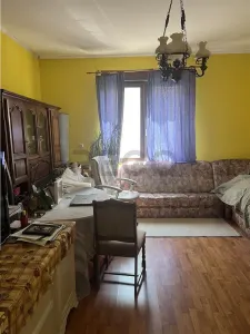 RECO, Doua case, zona  ultracentral, singur in curte, Oradea - foto 8