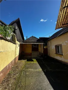 Reco Casa cu gradina Beius - foto 3