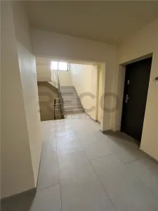 RECO Apartament cu 3 camere, ultracentral, NOU, parter - foto 3