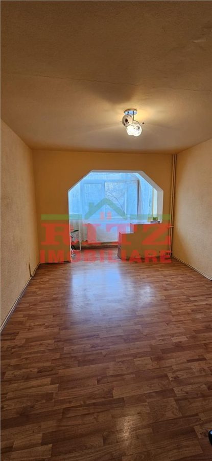 NOU! Ap. 3 cam., et.2, decom., zona Gara! - Caracal