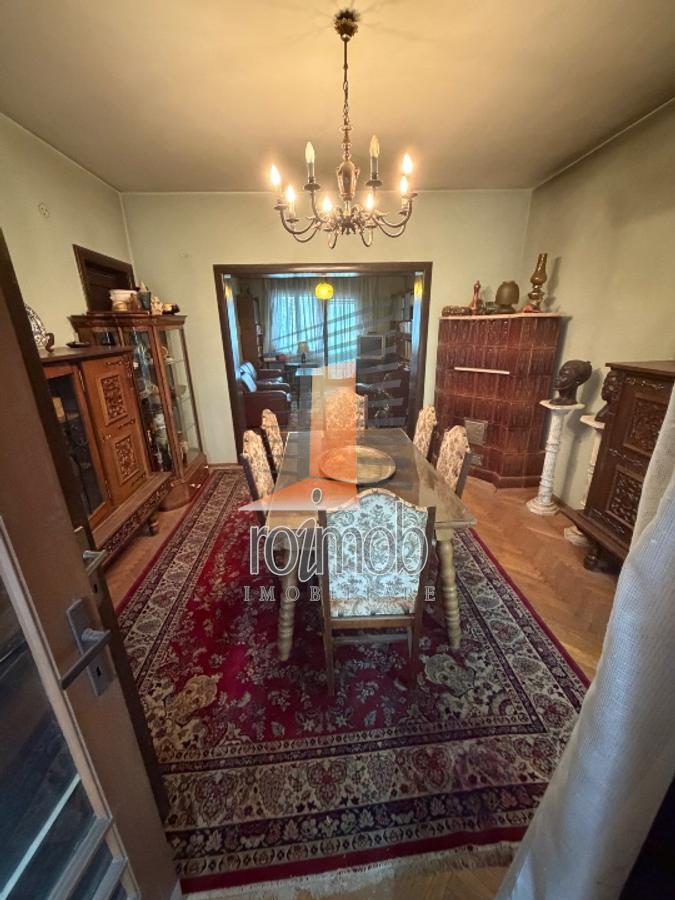 Piata Romana, apartament 3 camere,  garaj in proprietate, eajul 2/3 - Bucuresti