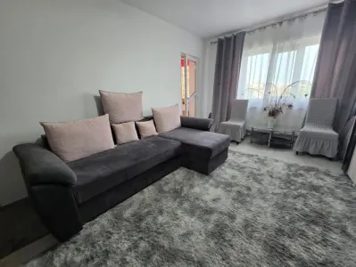 Apartament 2 camere decomandat,  Cug, geam la baie - Iasi