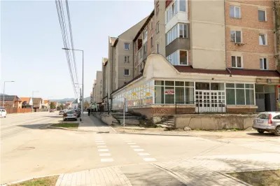 Spatiu comercial in Gheorgheni, Car. Bucin, bl. 26 - foto 3