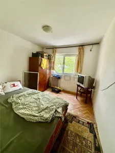Apartament cu 2 camere decomandat, etajul 2 - Podul de Fier - foto 2