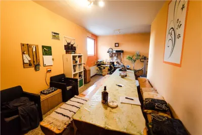 Casa din busteni cu ferma zootehnica si afacere (Tengheler, Com. Ditrau) - foto 20