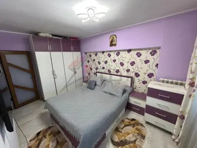 Apartament cu 3 camere decomandat, 2 bai - Pacurari - foto 2