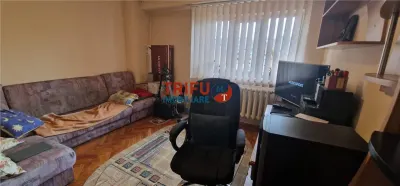 Apartament 4 camere de vanzare zona Centru - foto 4