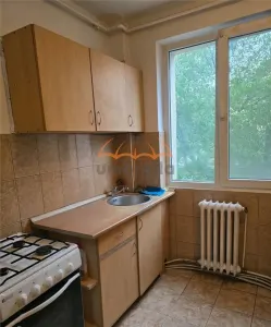 Apartament de inchiriat 2 camere,semidecomandat 46m², et.1/4, parcare - foto 9