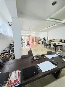 Spatiu Comercial 170 mp cu Vad - Renovat Complet - foto 4