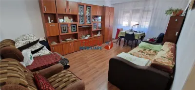 Apartament 3 camere de vanzare zona Cetate - foto 4