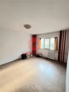 Apartament 3 Camere, Decomandat, Inel 2 - foto 2
