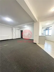 Spatiu Comercial 70 mp, Etaj 3, zona Brotacei - foto 5
