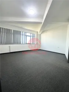 Spatiu Comercial 70 mp, Etaj 3, zona Brotacei - foto 8