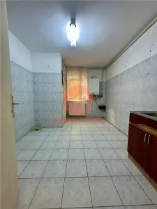 Apartament 4 Camere Decomandat, Etaj 2, Zona KM 4-5 - foto 13