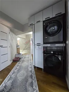 Etaj 2 - Lunca Cetatuii 4 camere decomandat cu 2 bai, bloc din ''97 - foto 13