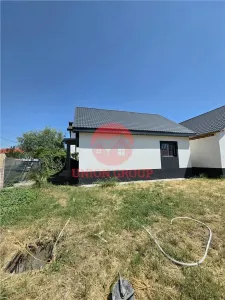 Casa la Cheie, 4 Camere Decomandat, Lumina - foto 5