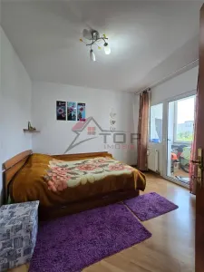 Piata Alexandru - Milcov, 2 camere decomandat cu 2 balcoane, liber - Iasi