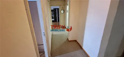 Apartament 3 camere etaj 1 zona  Liceul Sportiv - foto 11