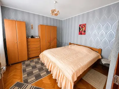 Vanzare apartament 3 camere - Podu Ros - etaj 2 - foto 2