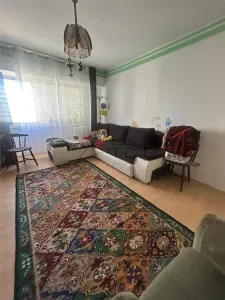 3 camere, etaj 5, bloc din 1982 zona Dacia - Iasi