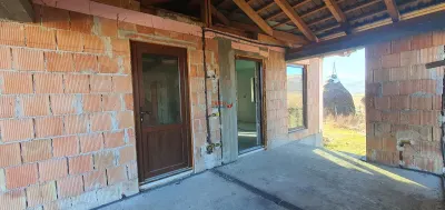 Casa noua semifinisata pe nivel 500 mp teren comuna Ighiu - foto 11