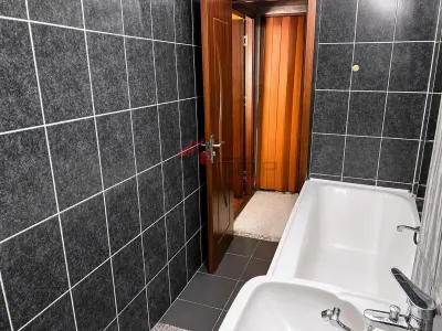 Vanzare apartament 3 camere - Podu Ros - etaj 2 - foto 11