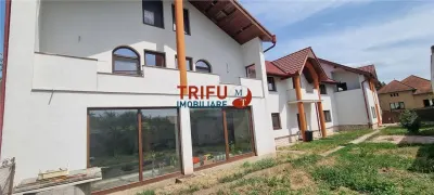 Casa 10 camere de vanzare zona Centru cu piscina interioara - foto 3