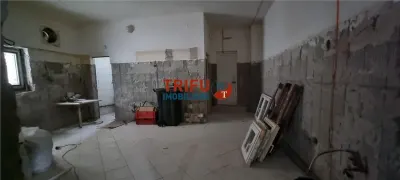 Spatiul comercial 9 camere de vanzare Cetate  pretabil regim hotelier - foto 4