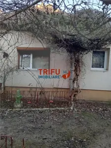 Casa de vanzare cu 3 camere  600 mp teren zona Cetate - Alba Iulia