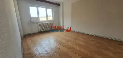 Apartament 3 camere de vanzare zona Liceul Sportiv - Alba Iulia