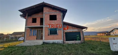 Casă la roșu cu garaj în Orizont - Alba Iulia