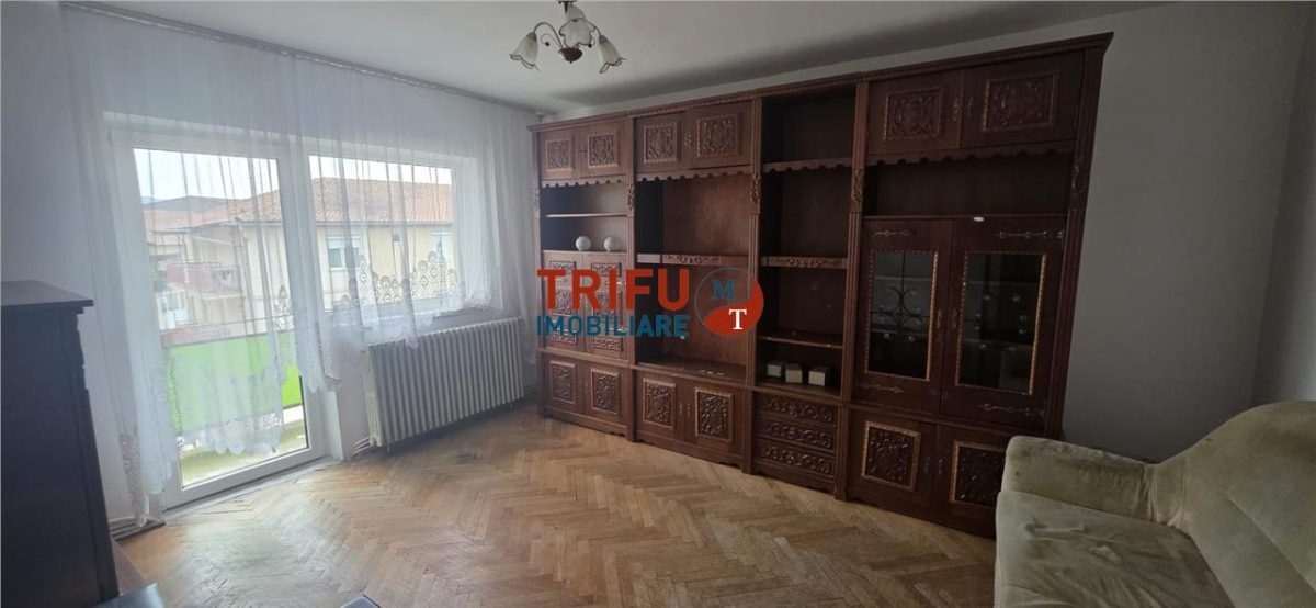 Apartament de vanzare cu 3 camere, 2 balcoane si 2 bai - Alba Iulia