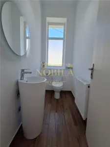 SPATIU COMERCIAL DE INCHIRIAT IN ONESTI , MEDICI DE FAMILIE, AVOCATI, CLINICA MEDICALA,AFTER SCOOL,LOC DE JOACA PENTRU COPII,ETC - foto 17