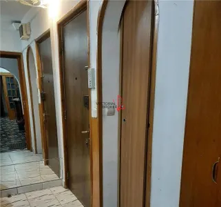 Apartament 4 cam transformat in 3 Piata Minis - foto 7