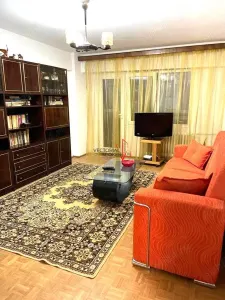 Apartament decomandat, et.4/10langa Metrou OBOR - Bucuresti