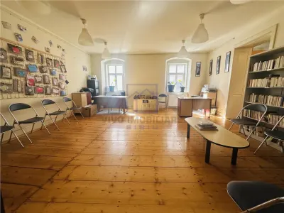 Casa de vanzare in Sibiu - 360 mp, curte proprie, pretabila spatiu de birouri, Ultracentral - Sibiu