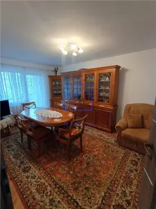 Apartament de vanzare in Sibiu - 3 camere, decomandat, 2 balcoane si pivnita, Valea Aurie - Sibiu
