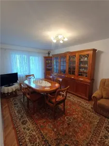 Apartament de vanzare in Sibiu - 3 camere, decomandat, 2 balcoane si pivnita, Valea Aurie - foto 2