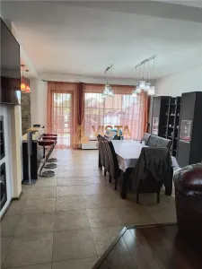 Se vinde vila deosebita in cartierul Florilor, Brasov - Brasov