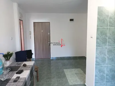 Apartament decomandat in bloc din 1993  zona Parcul Circului Vidin - foto 3