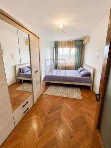 Apartament de inchiriat in Sibiu - 3 camere, decomandat, cu balcon, Bd. Mihai Viteazu - Sibiu